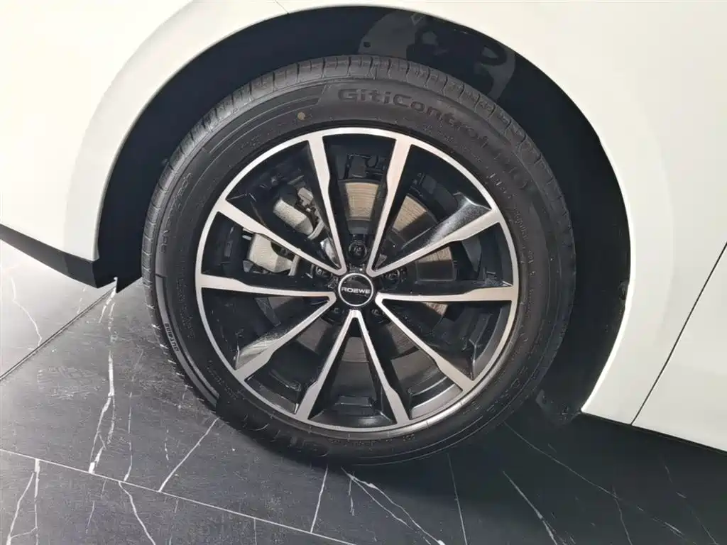 Фото 23 - Roewe D7