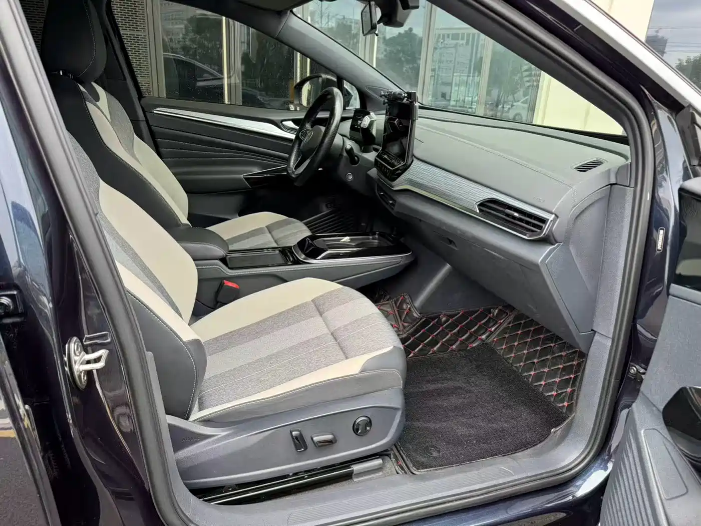 Volkswagen ID.4 CROZZ 2022 Standard Range PURE Edition фото 3