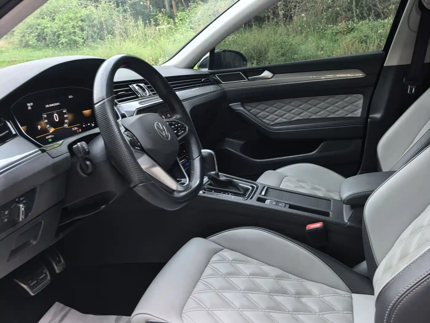 Volkswagen Magotan 2023 Model 2 Million Commemorative Edition 330TSI DSG Luxury фото 12