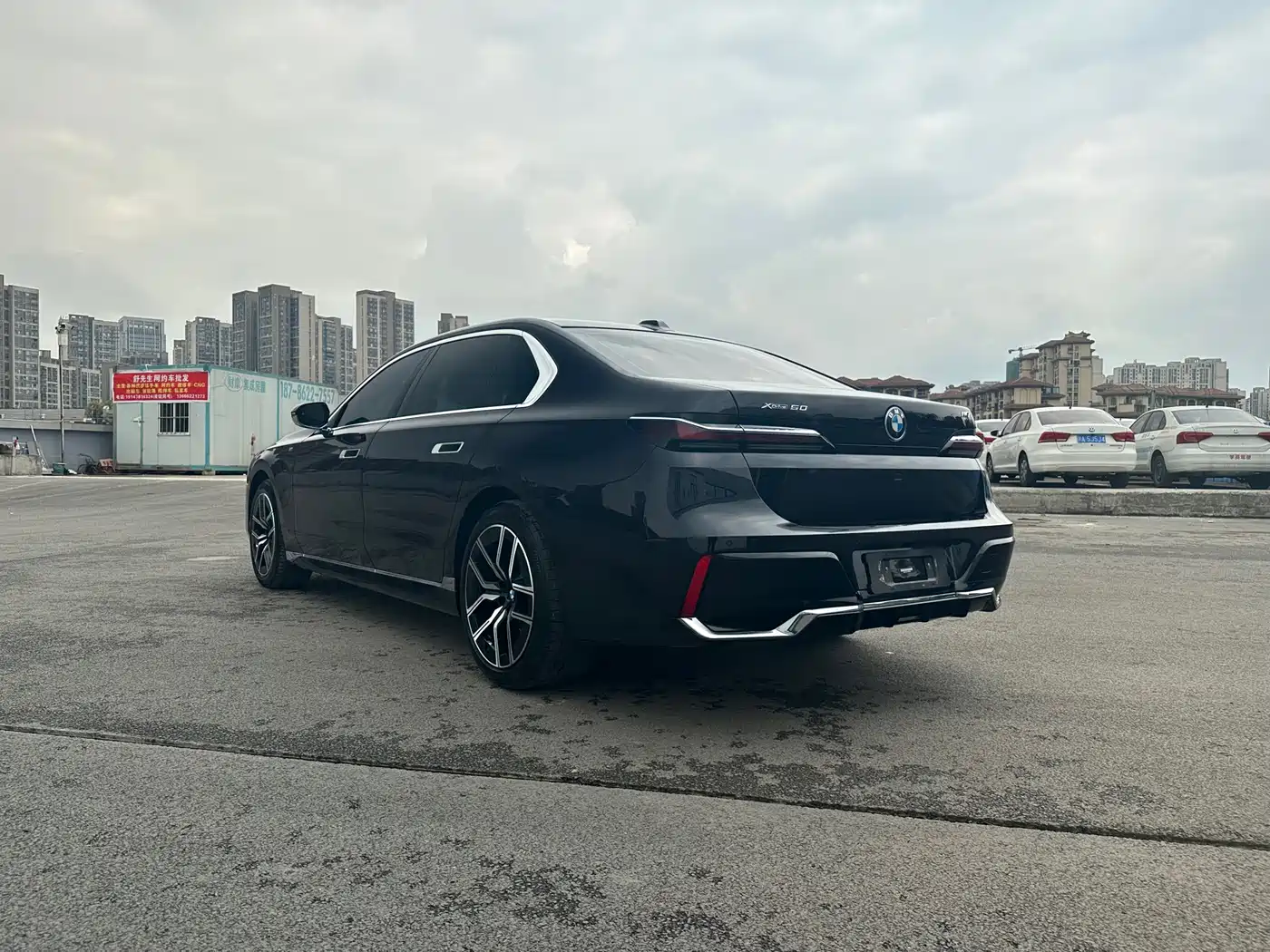 BMW 7 Series 2023 Model 735Li M Sport Package фото 9
