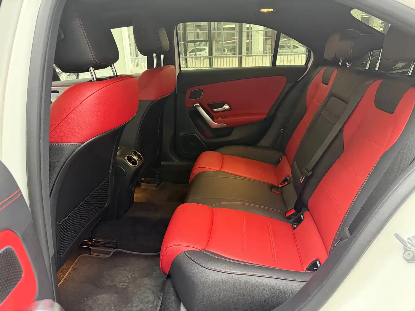 Mercedes-Benz A-Class AMG 2022 AMG A 35 L 4MATIC фото 5