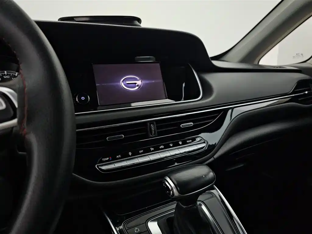 GAC Trumpchi Trumpchi M6 2021 270T DCT Luxury Edition (6-Seater) фото 12