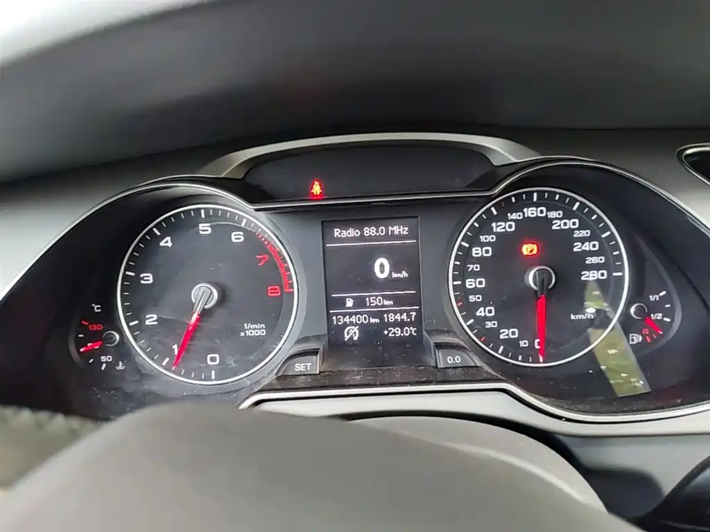 Audi A4L 2013 30 TFSI Manual Comfort фото 12