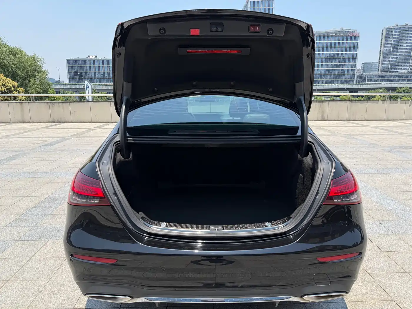 Mercedes-Benz E-Class 2021 E 300 L Sport Luxury Edition фото 33