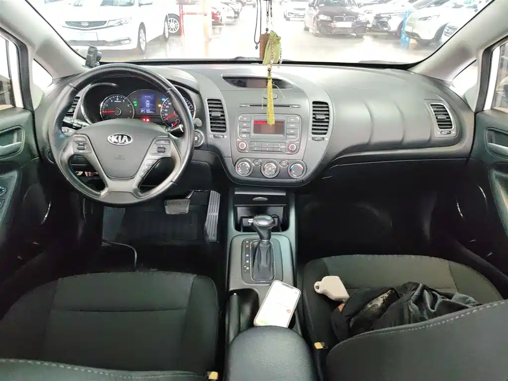 Kia K3 2015 1.6L Automatic GLS фото 3
