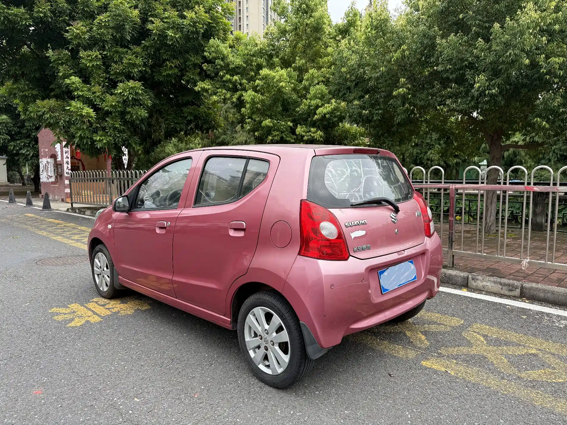 Фото 11 - Suzuki Alto
