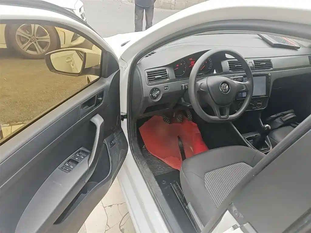 Volkswagen Santana 2016 1.4L Manual Trend Edition фото 16