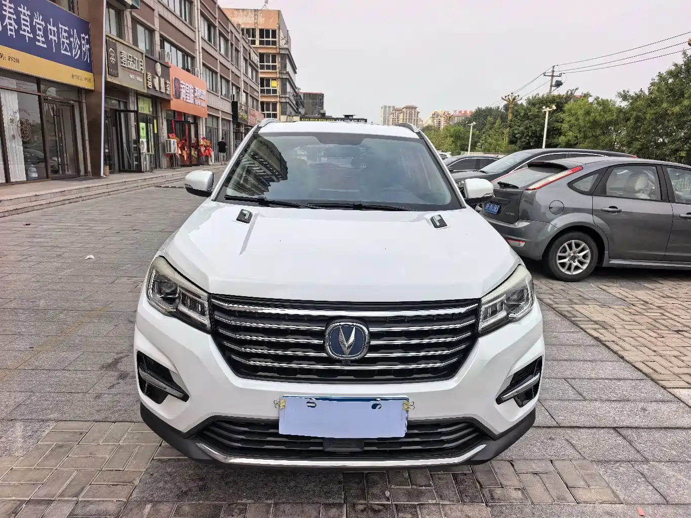 Фото 2 - Changan CS75