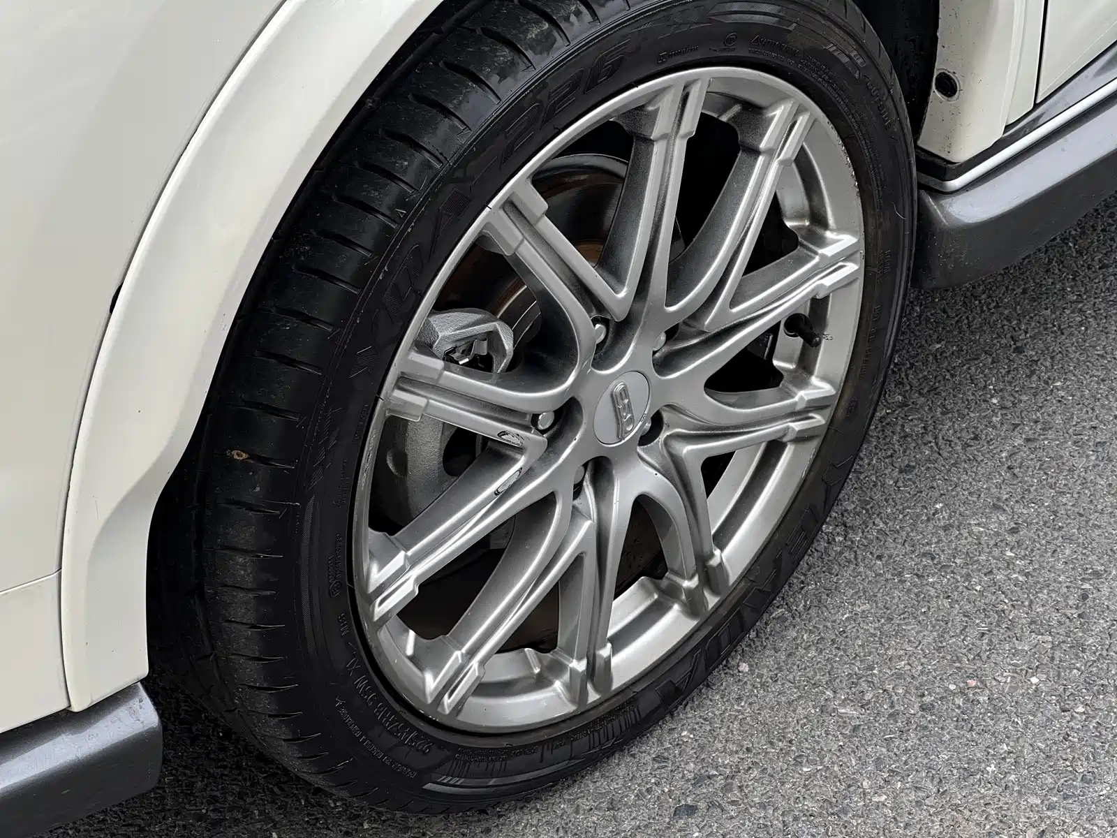 صورة 20 - Infiniti ESQ