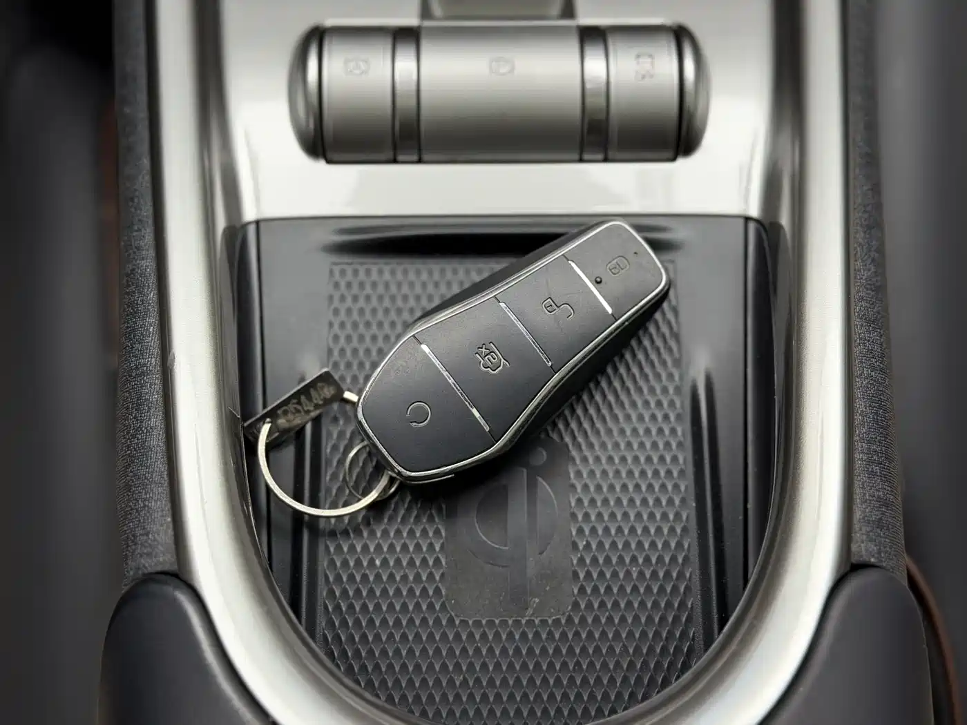 BYD Dolphin 2023 420km Fashion Edition фото 13