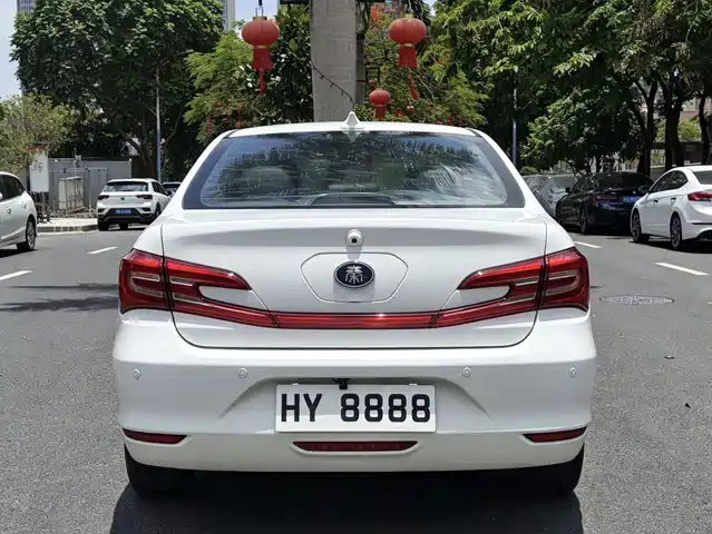 BYD Qin New Energy 2017 1.5T Qin 100 — фото 5