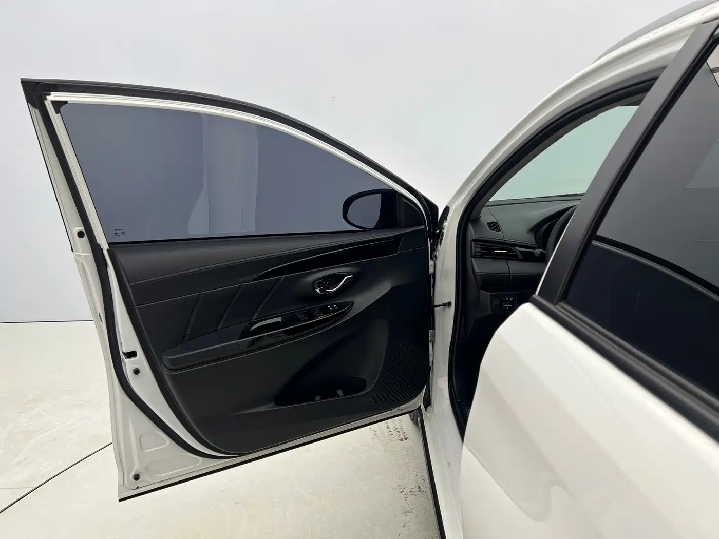Toyota YARiS L Zhi Xuan 2021 Zhi Xuan X 1.5L CVT Luxury Edition фото 21