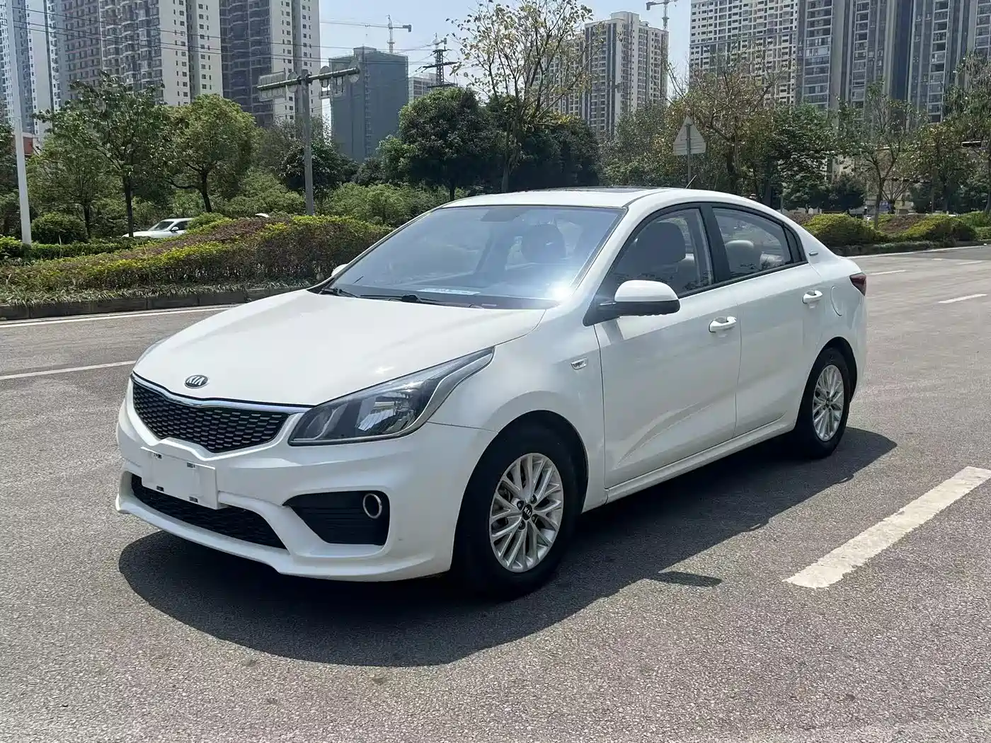 Kia K2 2017 Sedan 1.4L AT GLS