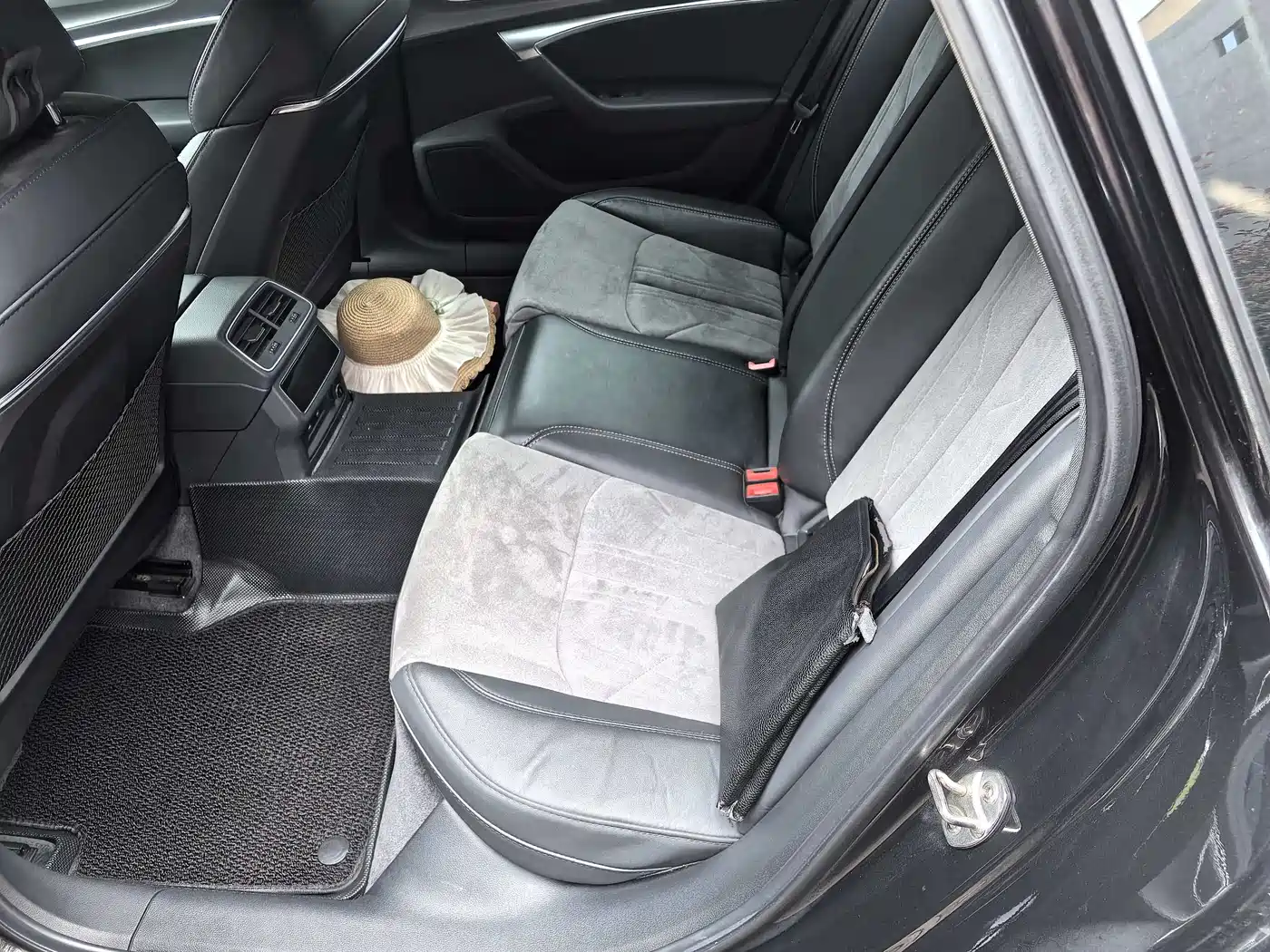 Audi A6L 2023 45 TFSI Premium Selection Dynamic фото 6