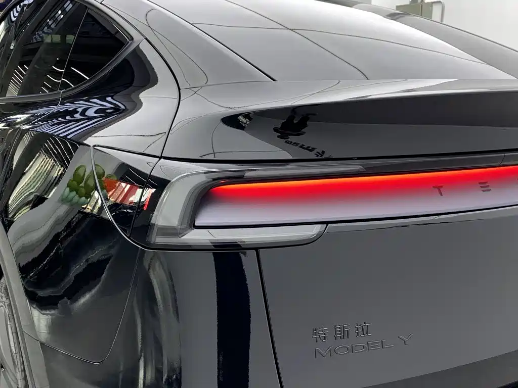 Tesla Model Y 2026 2026 Rear-Wheel Drive