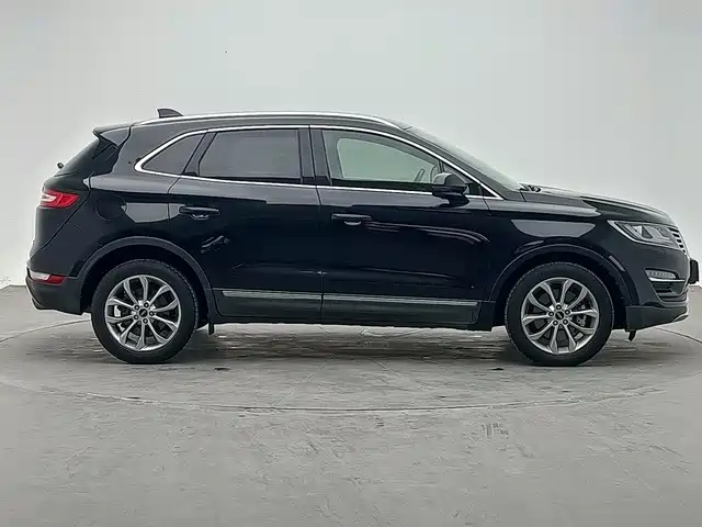 Photo 4 - Lincoln MKC