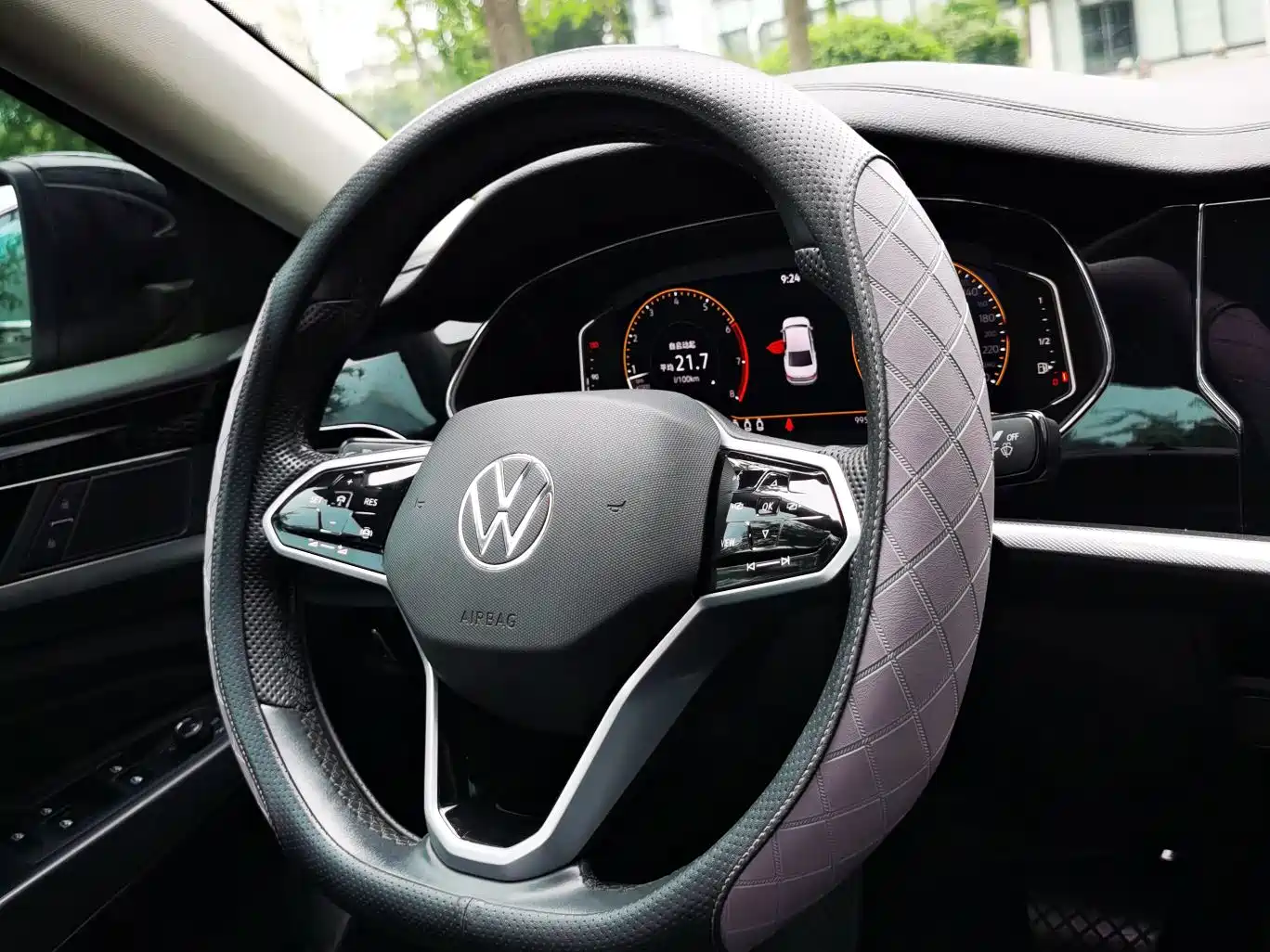 Фото 12 - Volkswagen Passat