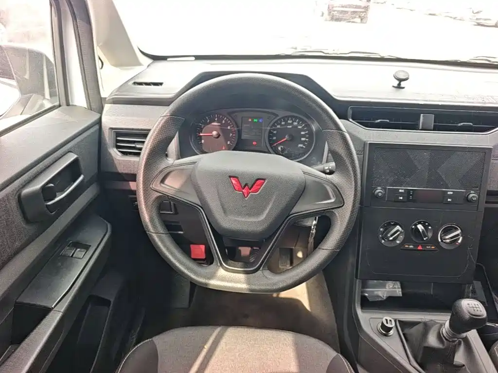 Wuling Motors Wuling Hongguang PLUS 2024 2020 1.5L Manual Standard 5-seater