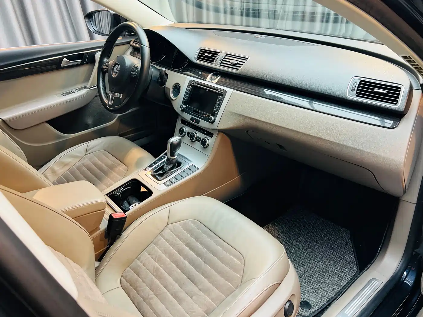 Volkswagen Magotan 2012 Facelift 2.0TSI Supreme фото 10