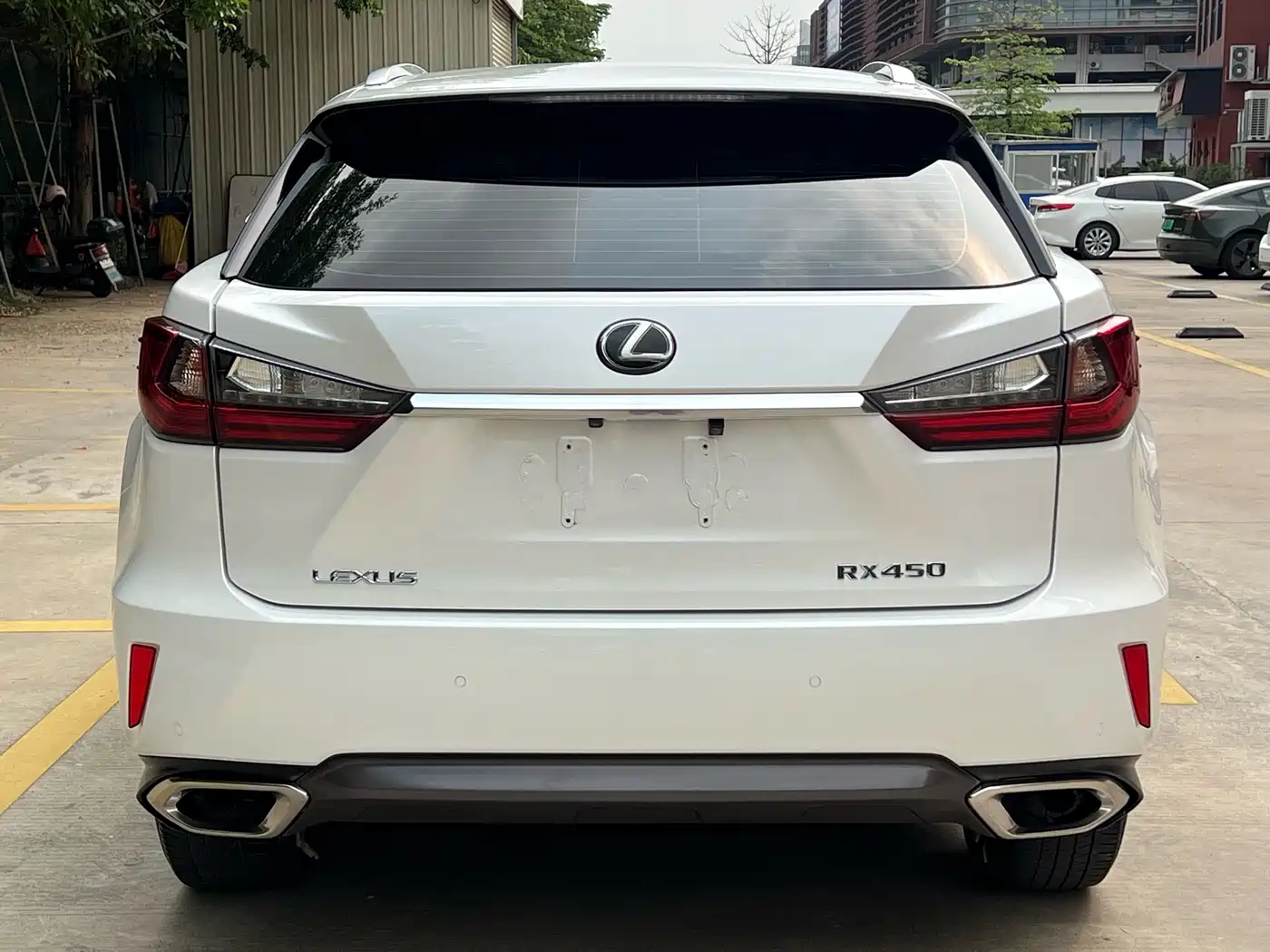 Фото 4 - Lexus RX