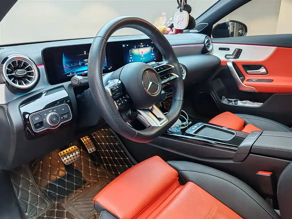 MERCEDES-BENZ CLA AMG