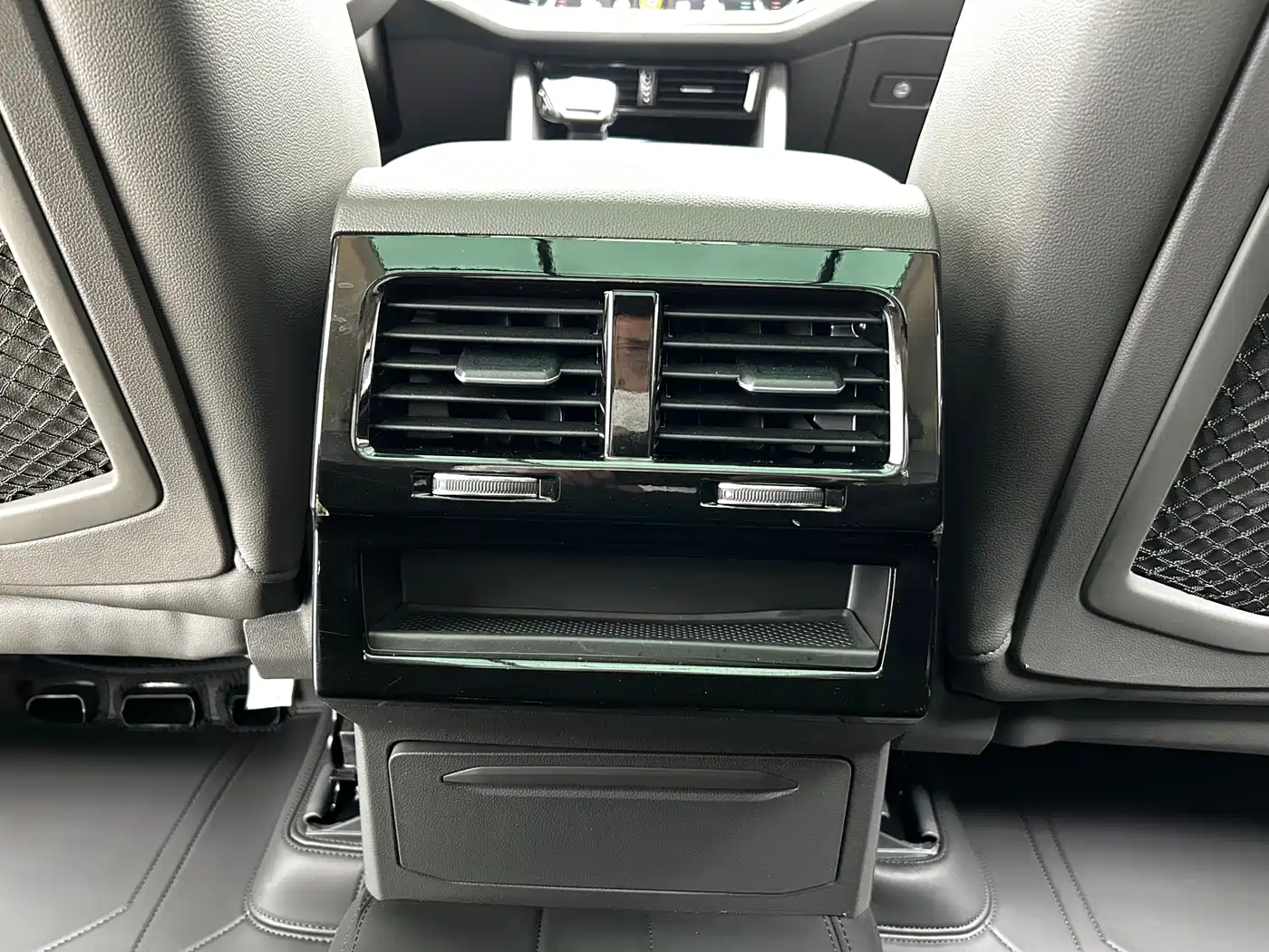 Volkswagen Touareg 2020 3.0TSI Enjoyment Edition China VI фото 17