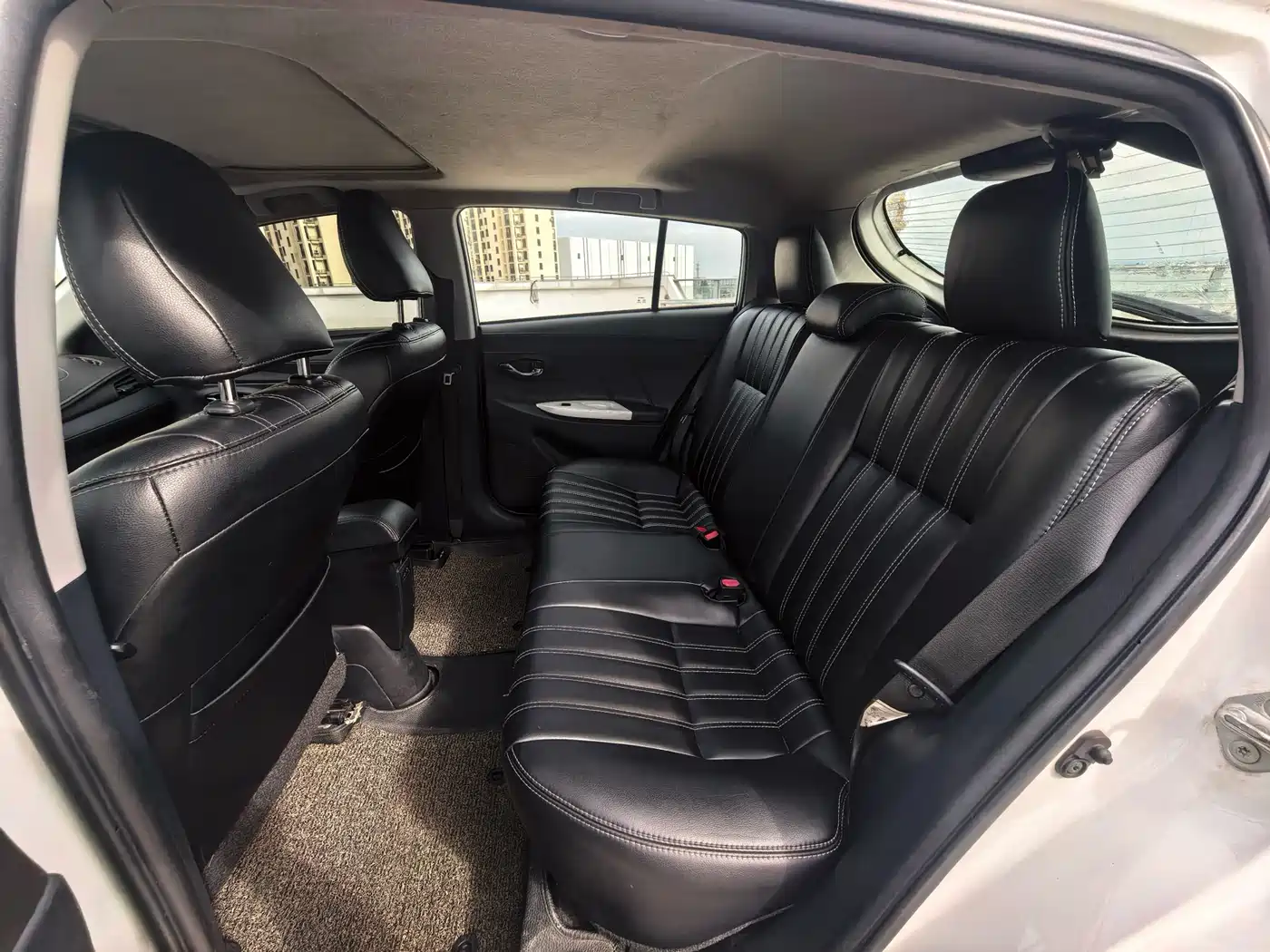 Toyota YARiS L Zhi Xuan 2015 1.5G Auto Sunroof Special Edition фото 7