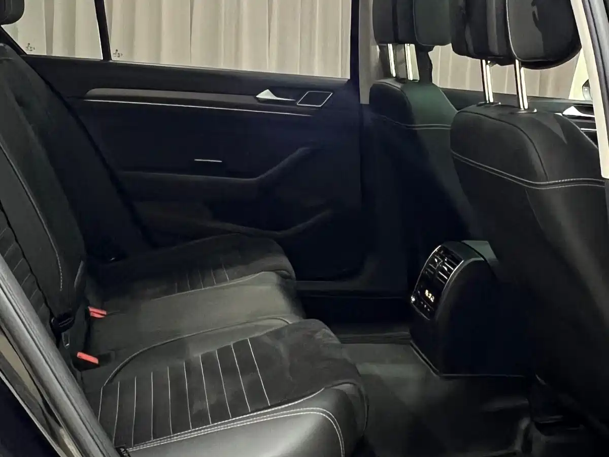 Volkswagen Magotan 2020 330TSI DSG Luxury фото 19