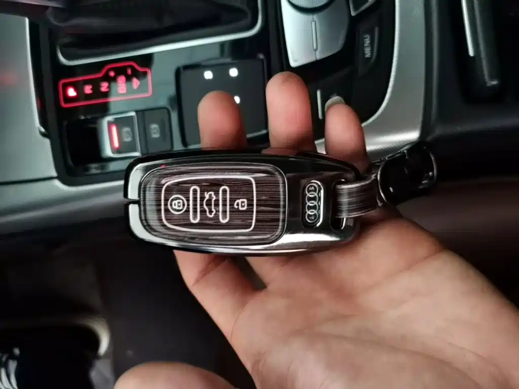 Фото 9 - Audi A6L