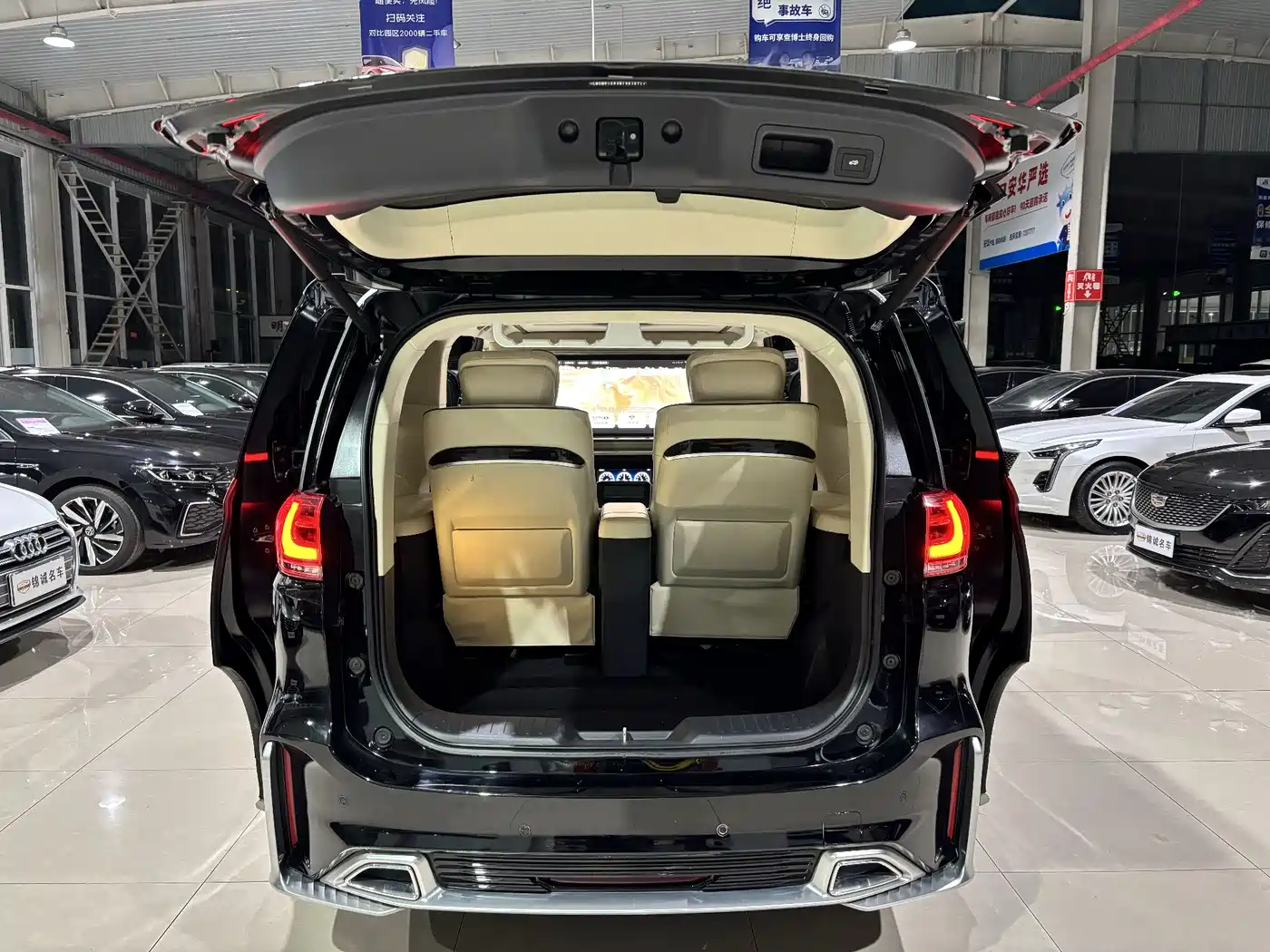 GAC Trumpchi Trumpchi M8 2021 Master Series 390T 4-Seat Glory Edition фото 8