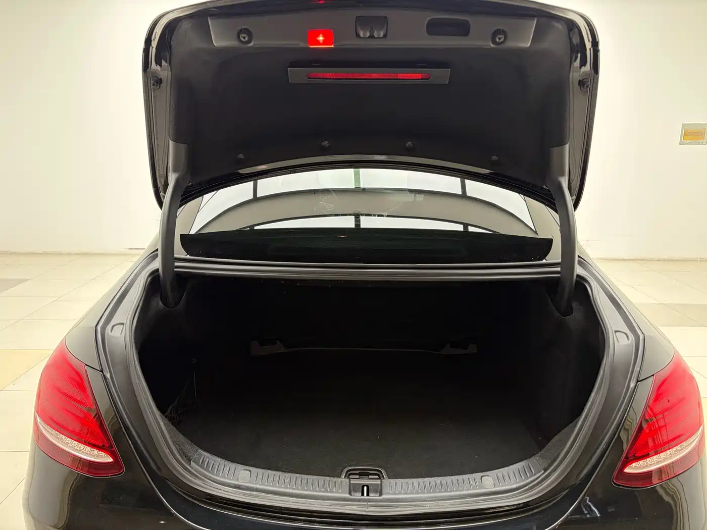 Mercedes-Benz E-Class 2016 E 200 L фото 11