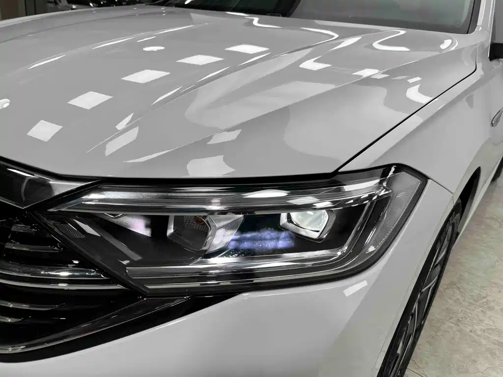 Photo 17 - Volkswagen Sagitar