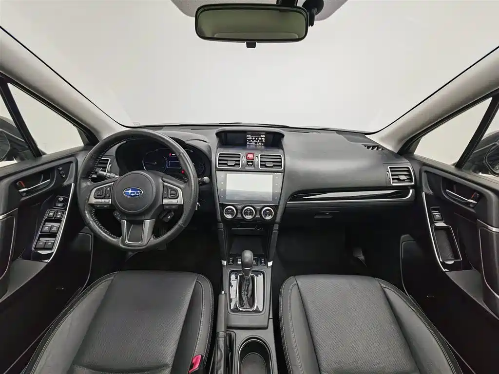 Subaru Forester 2016 2.5i Luxury Navigation Edition фото 5