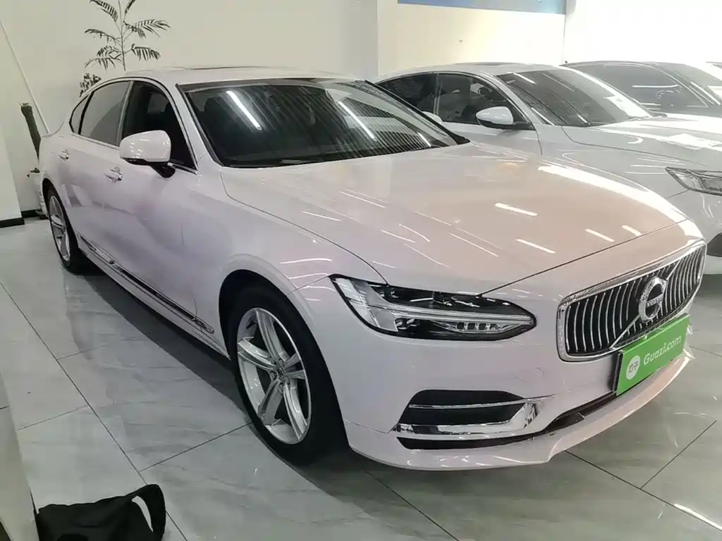 Photo 4 - Volvo S90