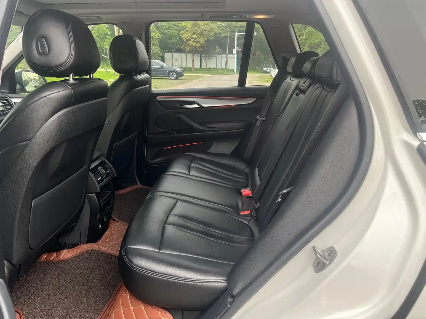 BMW X5 (Import) 2018 xDrive35i Elegant Model фото 8
