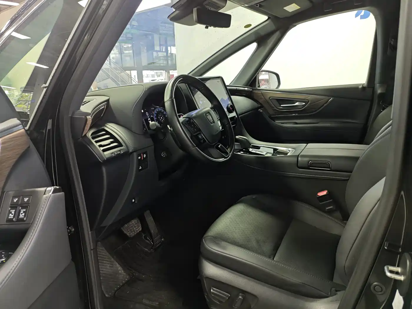 Toyota Vellfire 2025 2024 Crown Hybrid 2.5L Executive Premium Edition