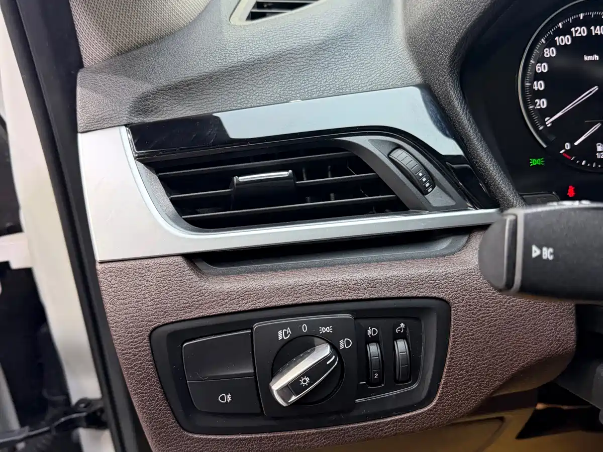 BMW X1 2022 sDrive20Li Fashion фото 10