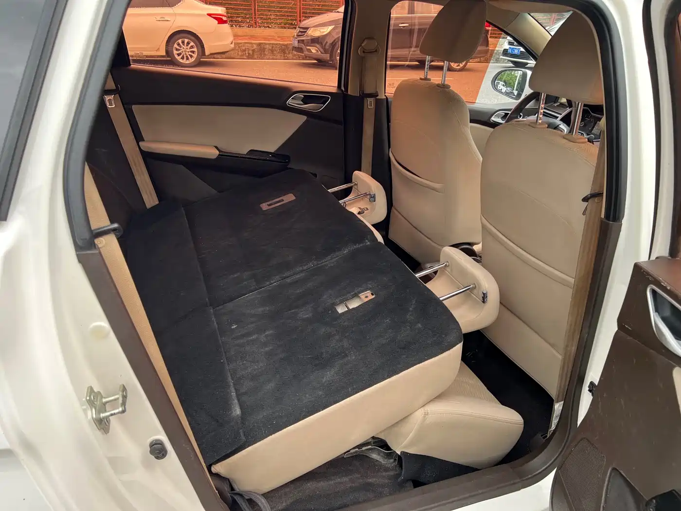 Baojun 310W 2018 2017 1.5L Manual Comfort China V