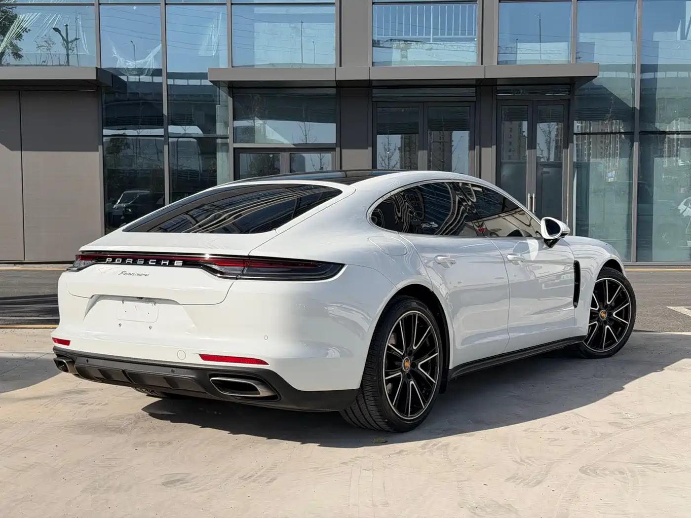 PORSCHE PANAMERA