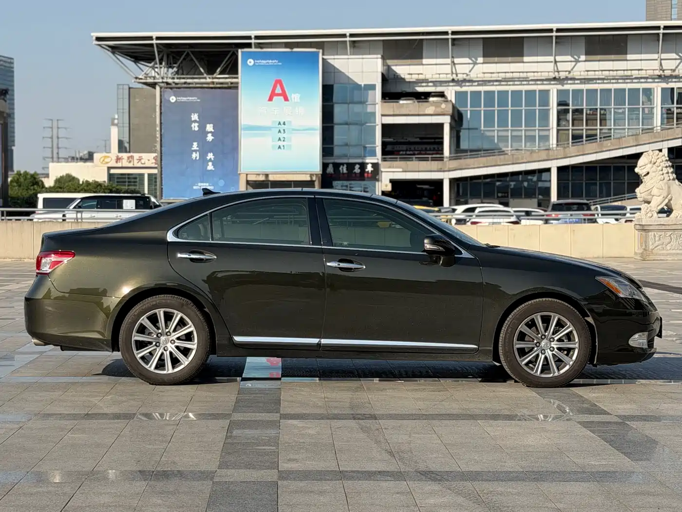 Lexus ES 2010 350 Elegance Edition фото 8