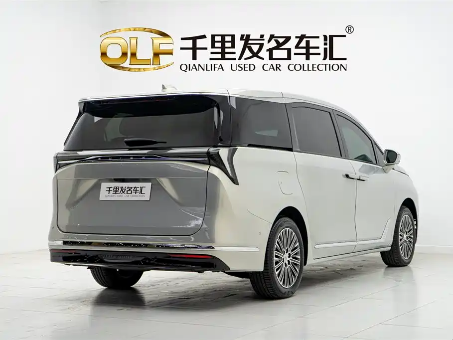 BUICK GL8 NEW ENERGY