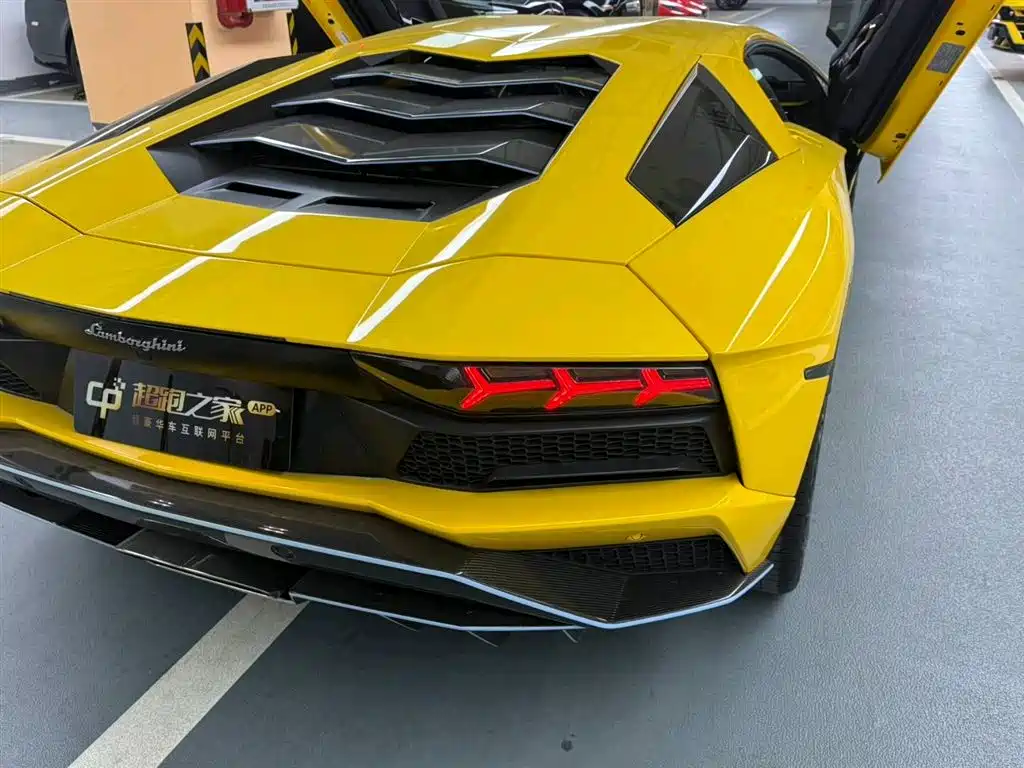 Lamborghini Aventador 2017 Aventador S фото 7