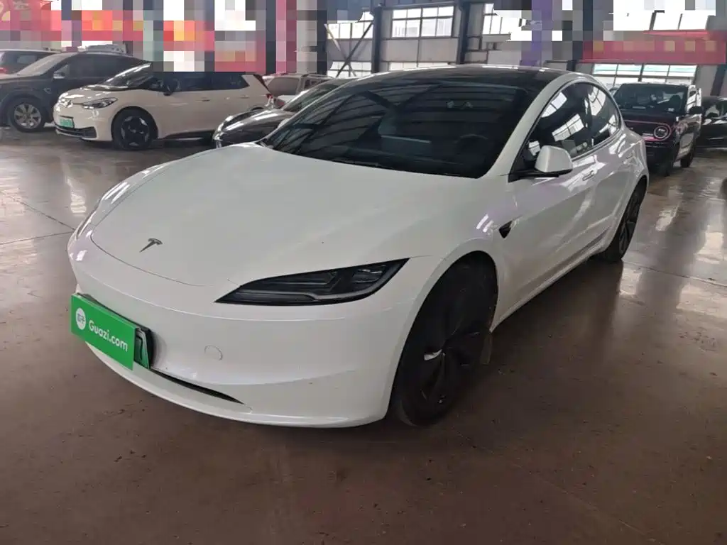 Фото 2 - Tesla Model 3