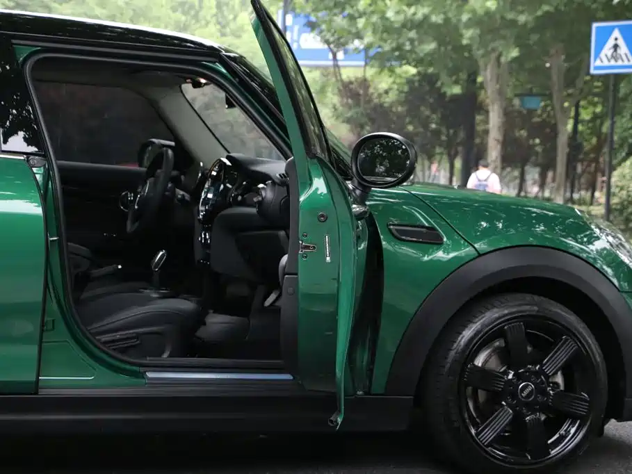 MINI MINI 2024 2023 1.5T COOPER Artist 5-Door