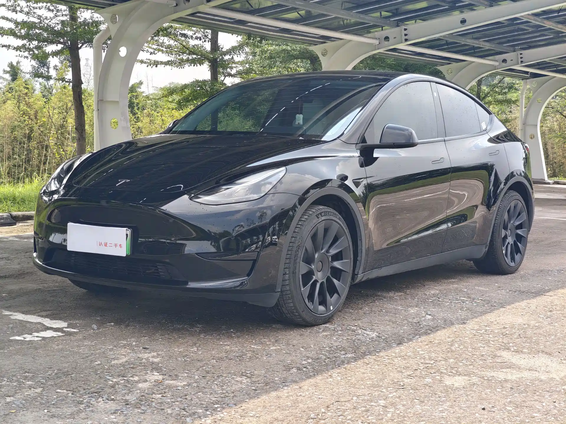 Фото 1 - Tesla Model Y