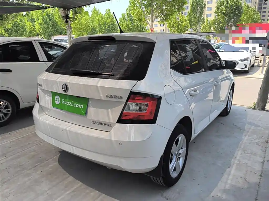 Škoda Fabia 2017 1.4L Auto Car Enjoy Edition фото 7