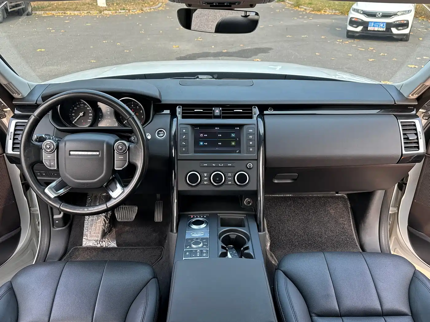 Land Rover Discovery 2017 3.0 SC V6 SE фото 8
