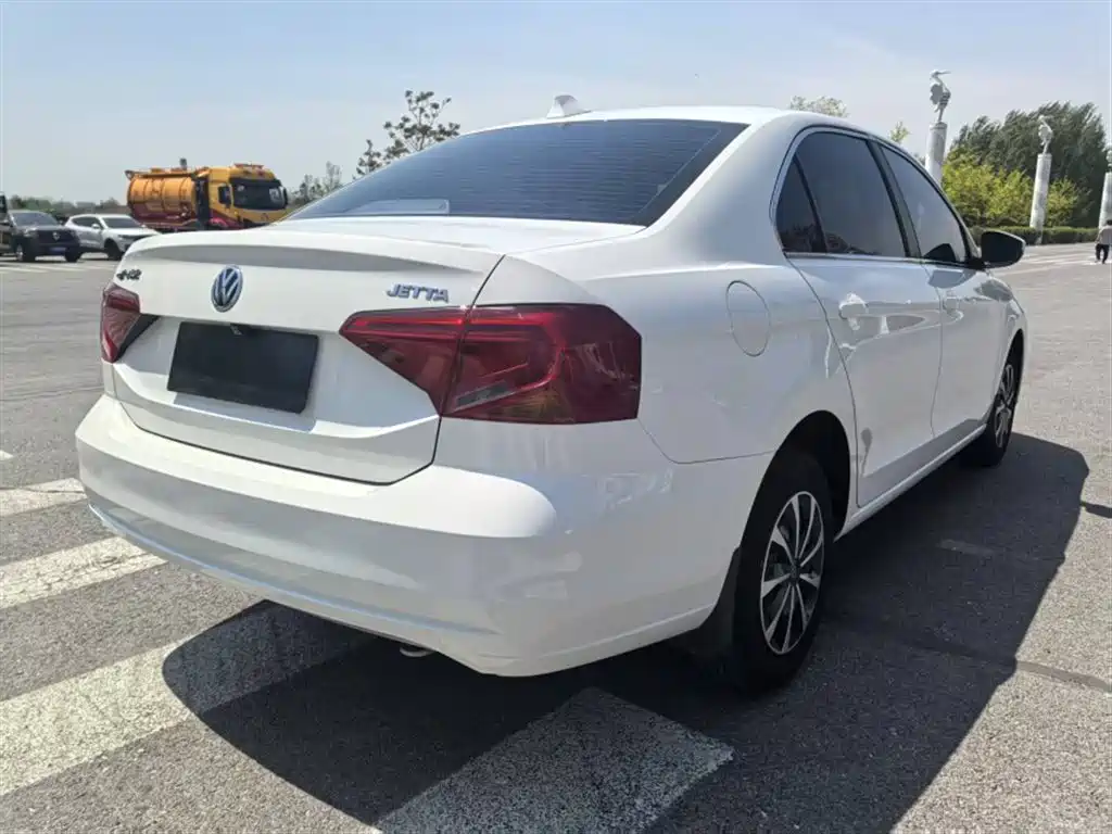 Volkswagen Jetta 2017 1.4L Manual Fashion фото 11