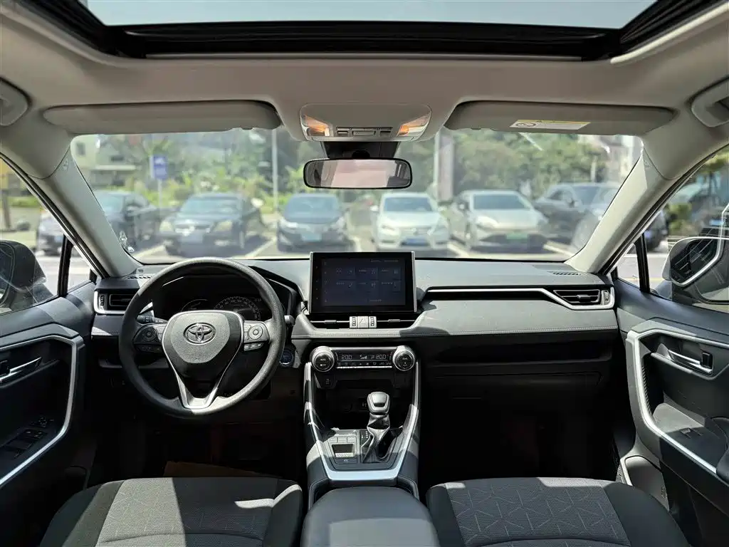 Toyota RAV4 Rongfang 2022 Hybrid 2.5L E-CVT 2WD Elite Edition фото 22