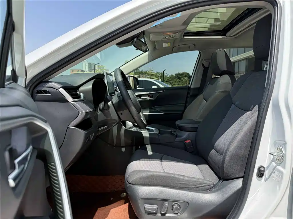 Toyota RAV4 Rongfang 2022 Hybrid 2.5L E-CVT 2WD Elite Edition фото 21